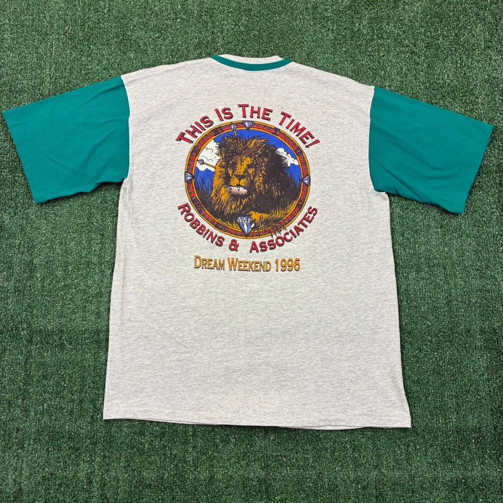 Vintage 90s Nature Lion Two-tone Graphic T-shirt